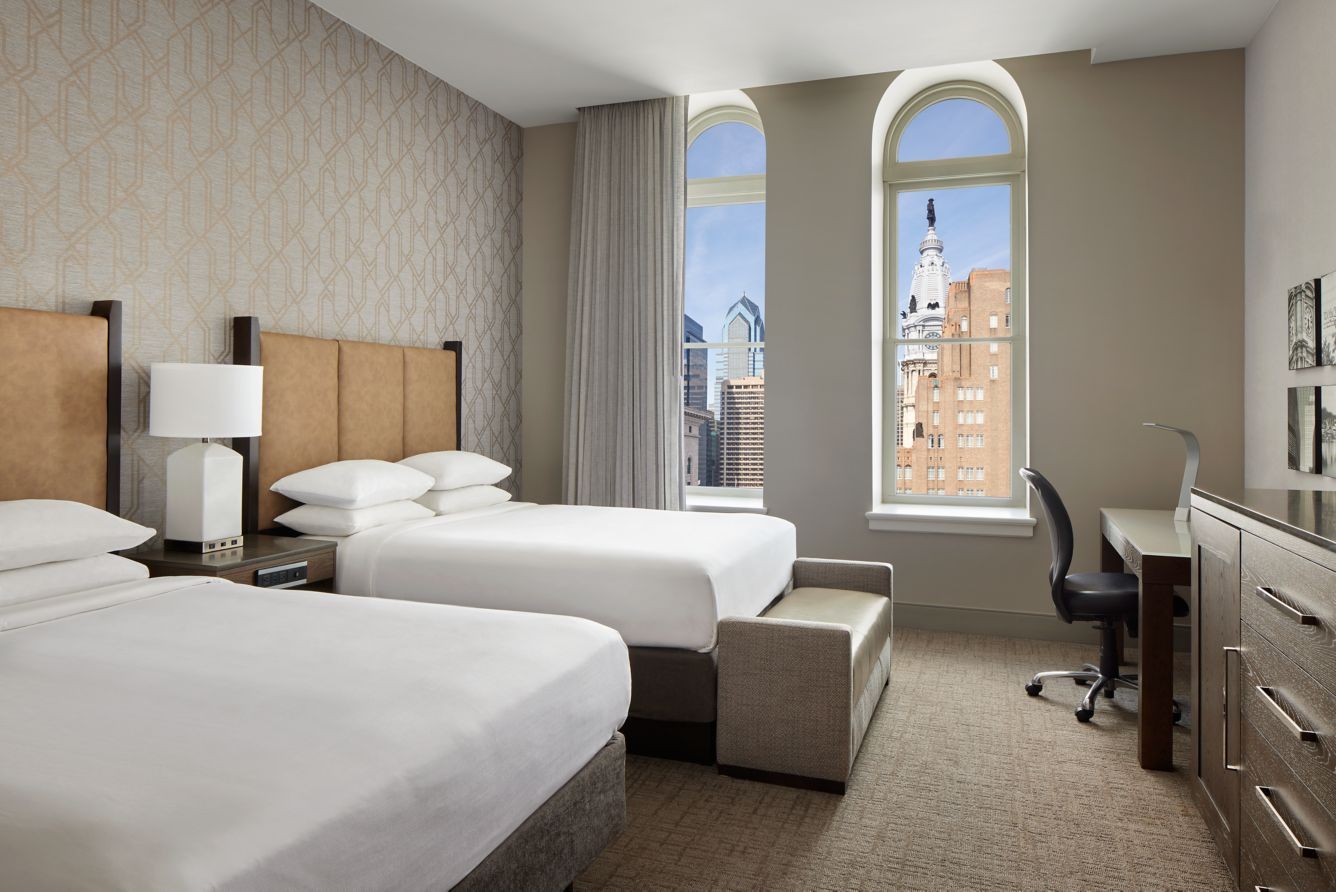 Philadelphia Marriott Downtown guest room